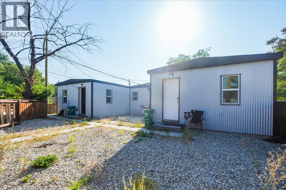 1406 Fourth Avenue, Trail, British Columbia  V1R 1S5 - Photo 1 - 10363830