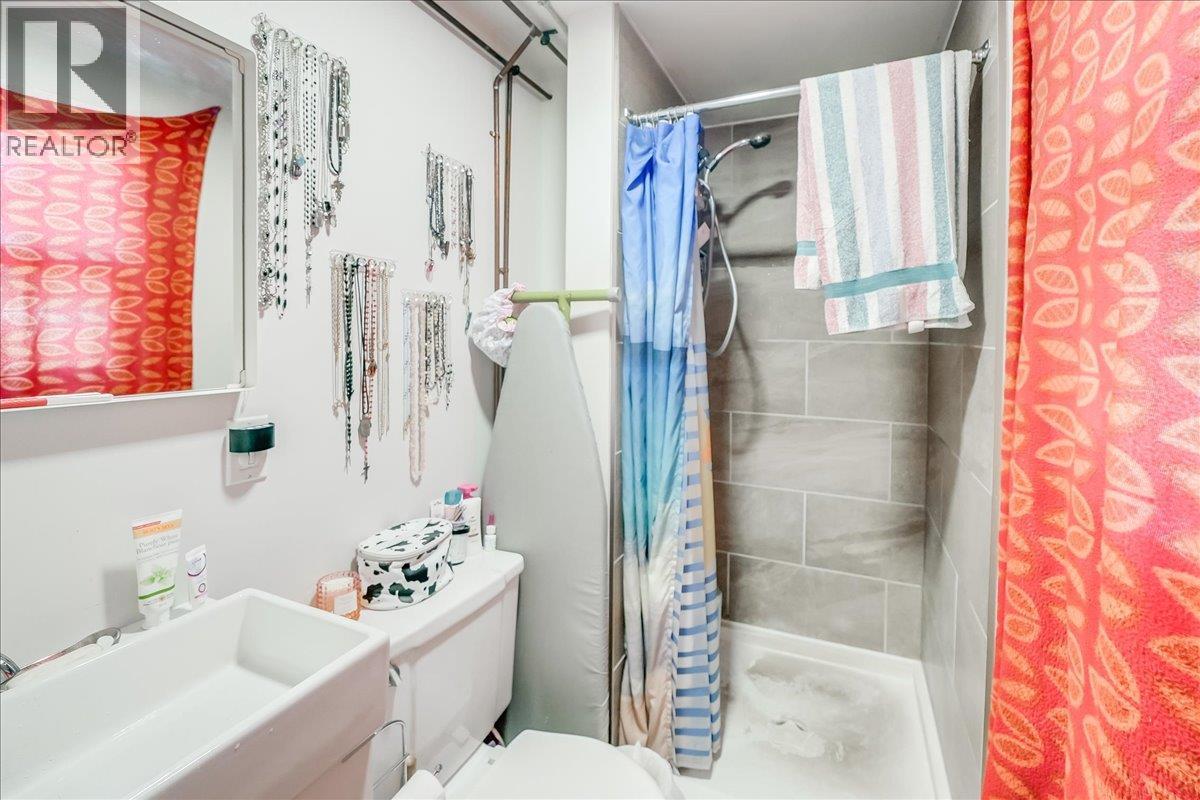 1406 Fourth Avenue, Trail, British Columbia  V1R 1S5 - Photo 10 - 10363830