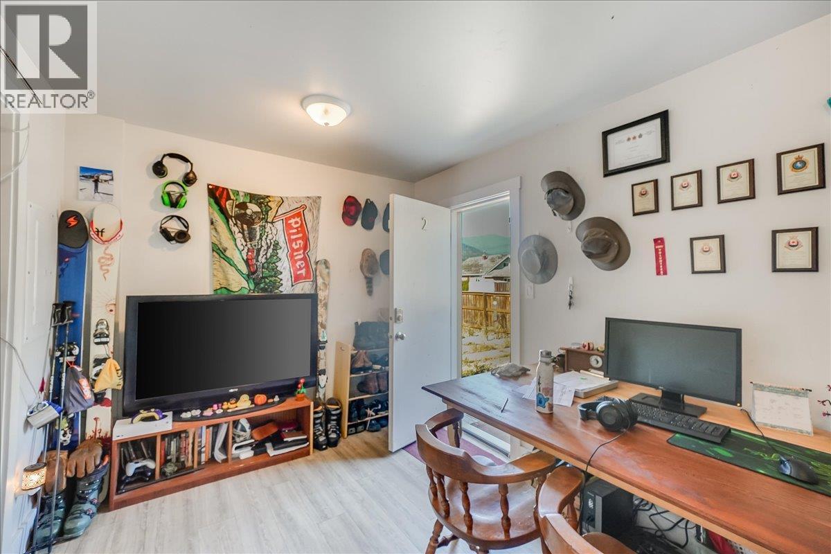 1406 Fourth Avenue, Trail, British Columbia  V1R 1S5 - Photo 14 - 10363830