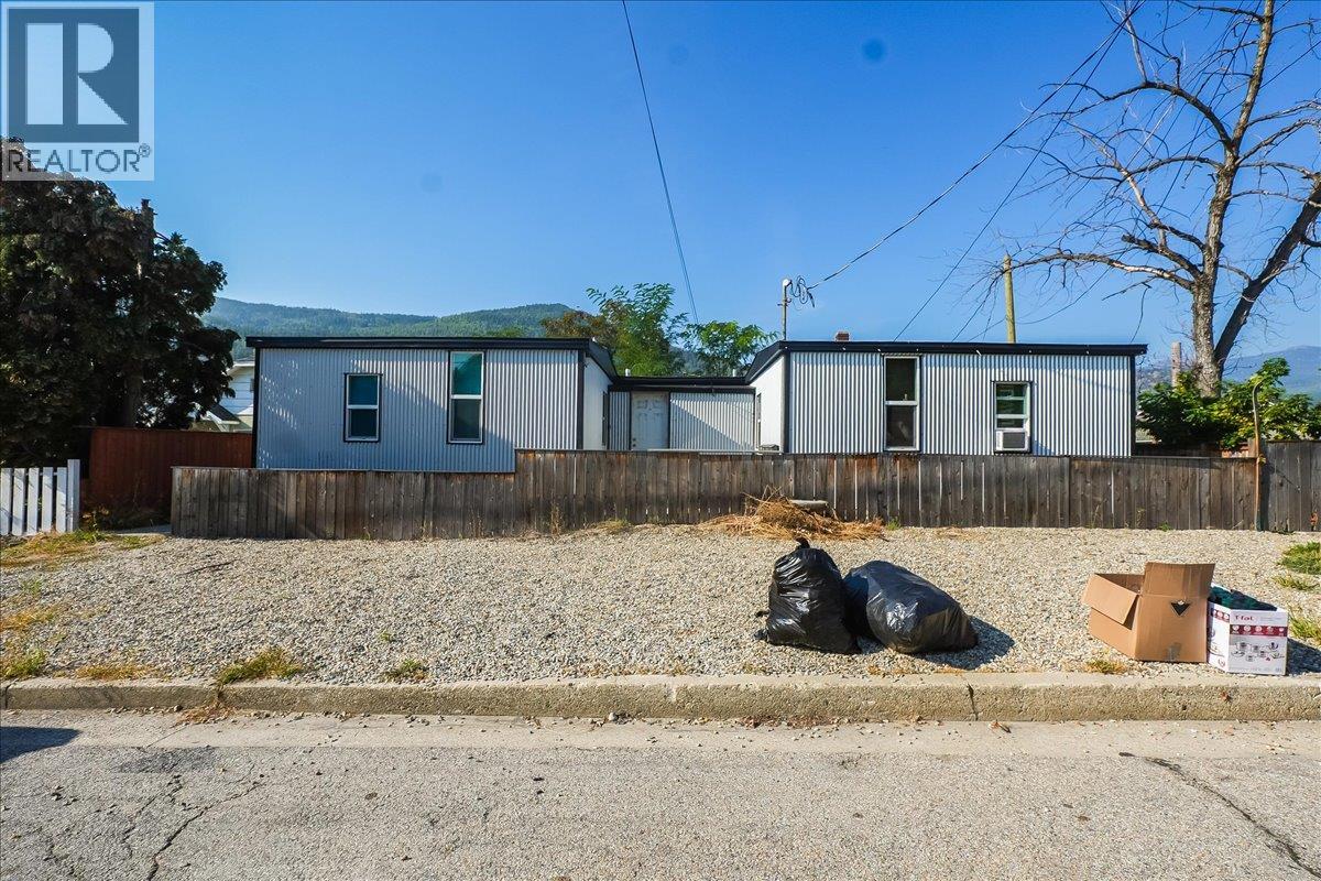 1406 Fourth Avenue, Trail, British Columbia  V1R 1S5 - Photo 5 - 10363830