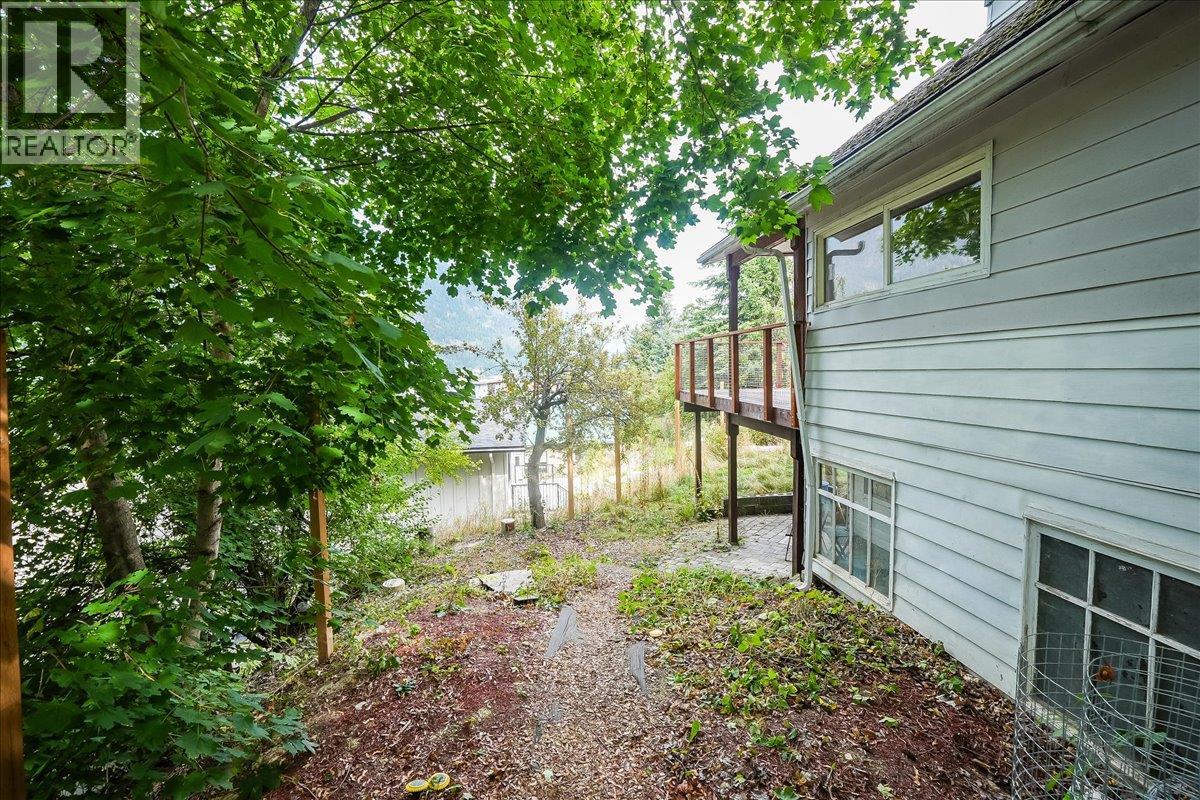 1007 Gordon Street, Nelson, British Columbia  V1L 0A1 - Photo 12 - 10363818