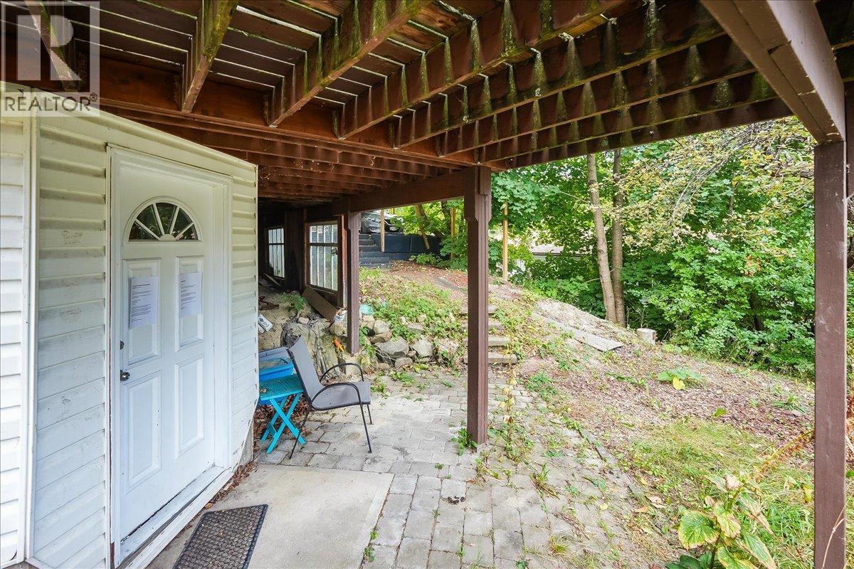 1007 Gordon Street, Nelson, British Columbia  V1L 0A1 - Photo 18 - 10363818