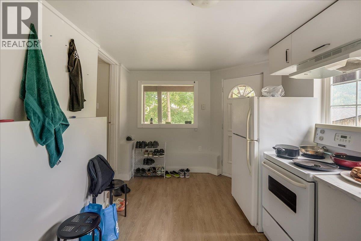 1007 Gordon Street, Nelson, British Columbia  V1L 0A1 - Photo 30 - 10363818
