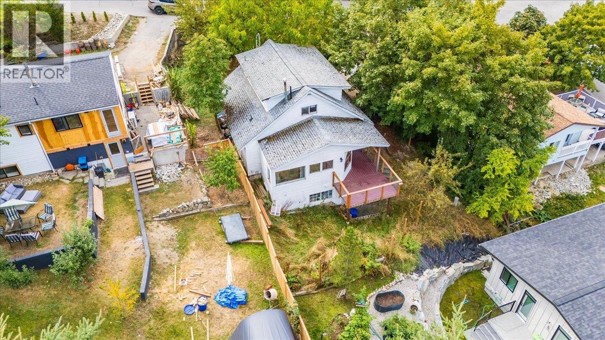 1007 Gordon Street, Nelson, British Columbia  V1L 0A1 - Photo 4 - 10363818