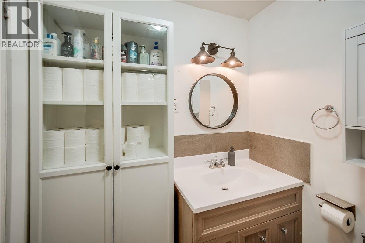 1007 Gordon Street, Nelson, British Columbia  V1L 0A1 - Photo 40 - 10363818