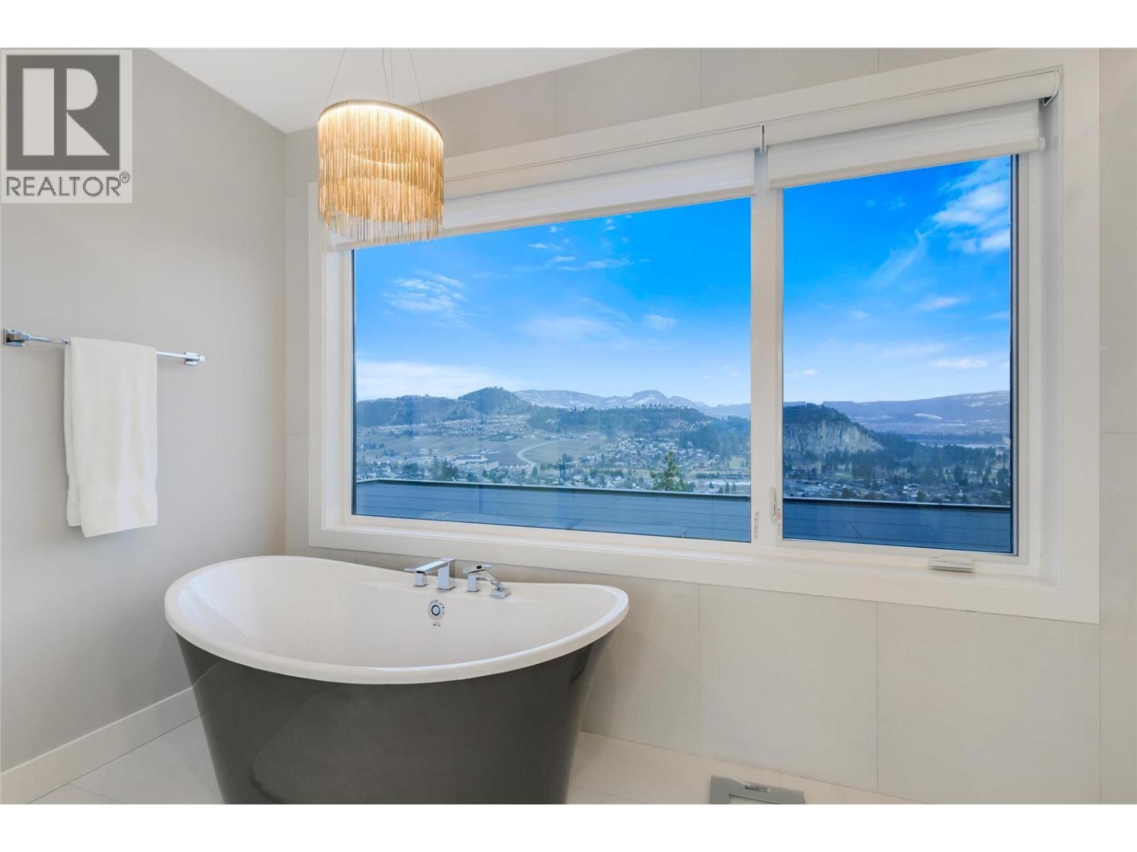 761 Highpointe Lane, Kelowna, British Columbia  V1V 2Y1 - Photo 17 - 10363982