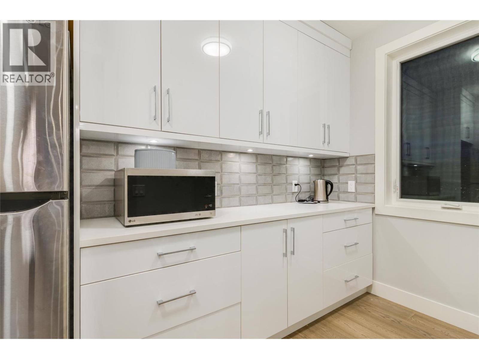 761 Highpointe Lane, Kelowna, British Columbia  V1V 2Y1 - Photo 9 - 10363982