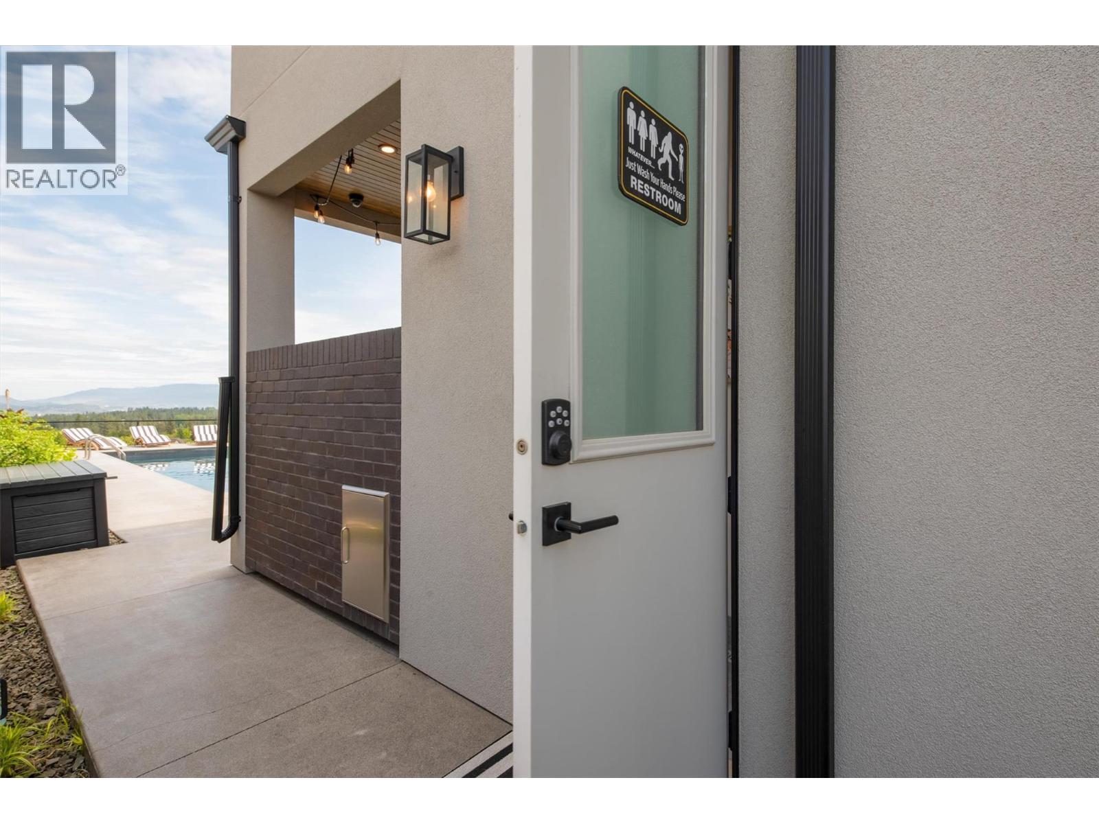 1612 Vincent Place, Kelowna, British Columbia  V1W 5N9 - Photo 41 - 10363669