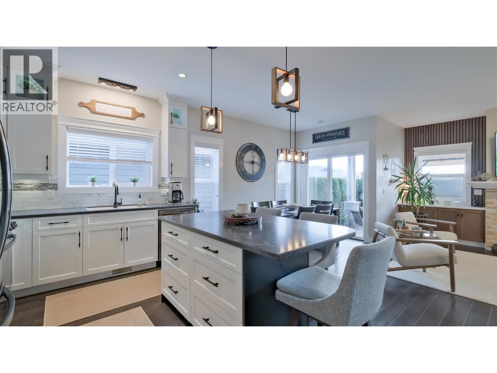 2084 Clover Drive, West Kelowna, British Columbia  V4T 3A5 - Photo 4 - 10364107