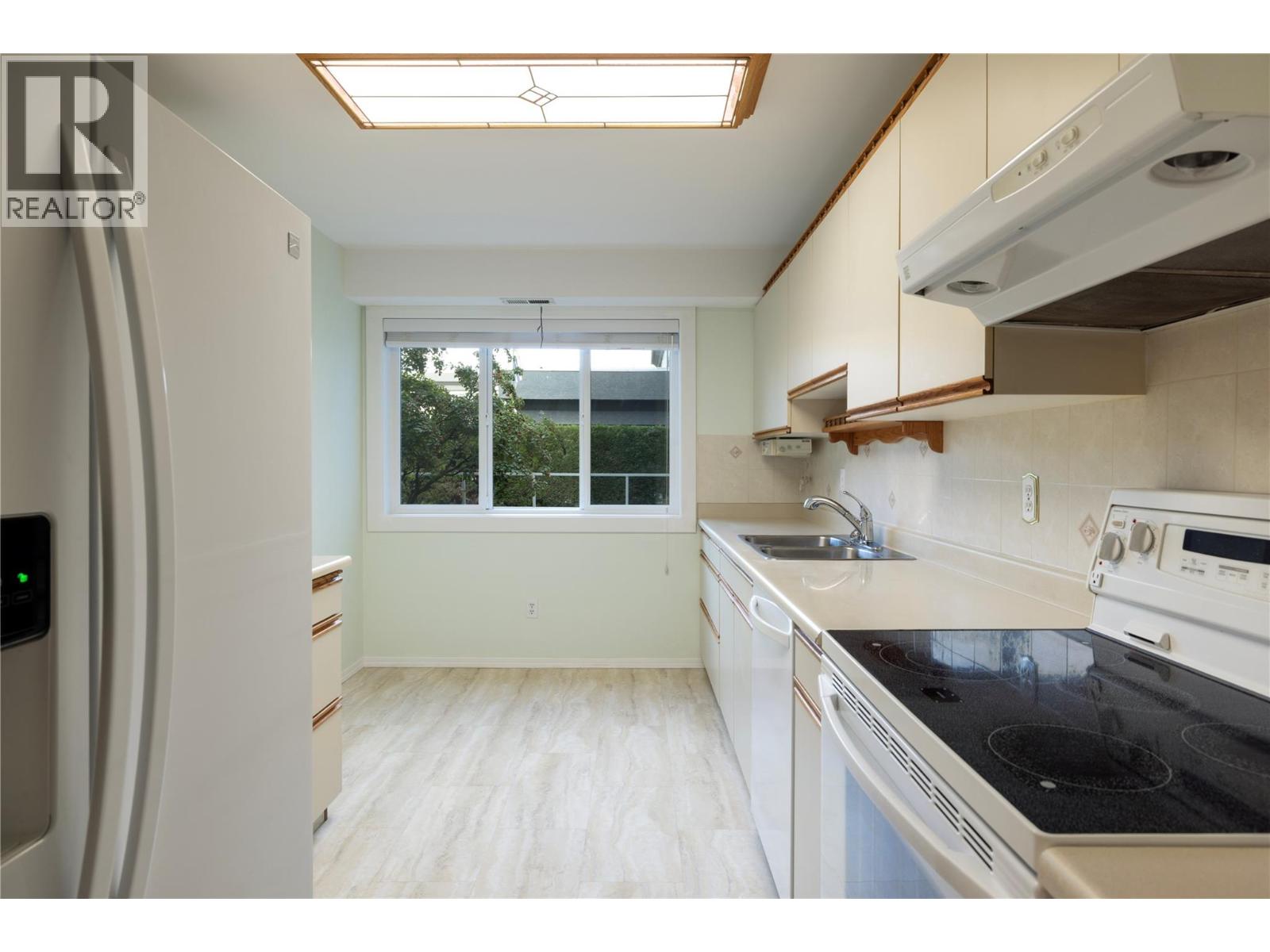 1045 Sutherland Avenue Unit# 115b, Kelowna, British Columbia  V1Y 5Y1 - Photo 9 - 10364051