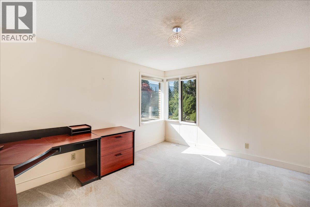 821 Gordon Street, Nelson, British Columbia  V1L 3L8 - Photo 11 - 10364092