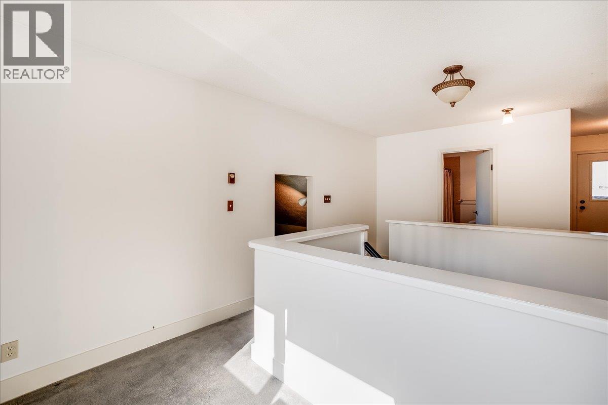 821 Gordon Street, Nelson, British Columbia  V1L 3L8 - Photo 33 - 10364092