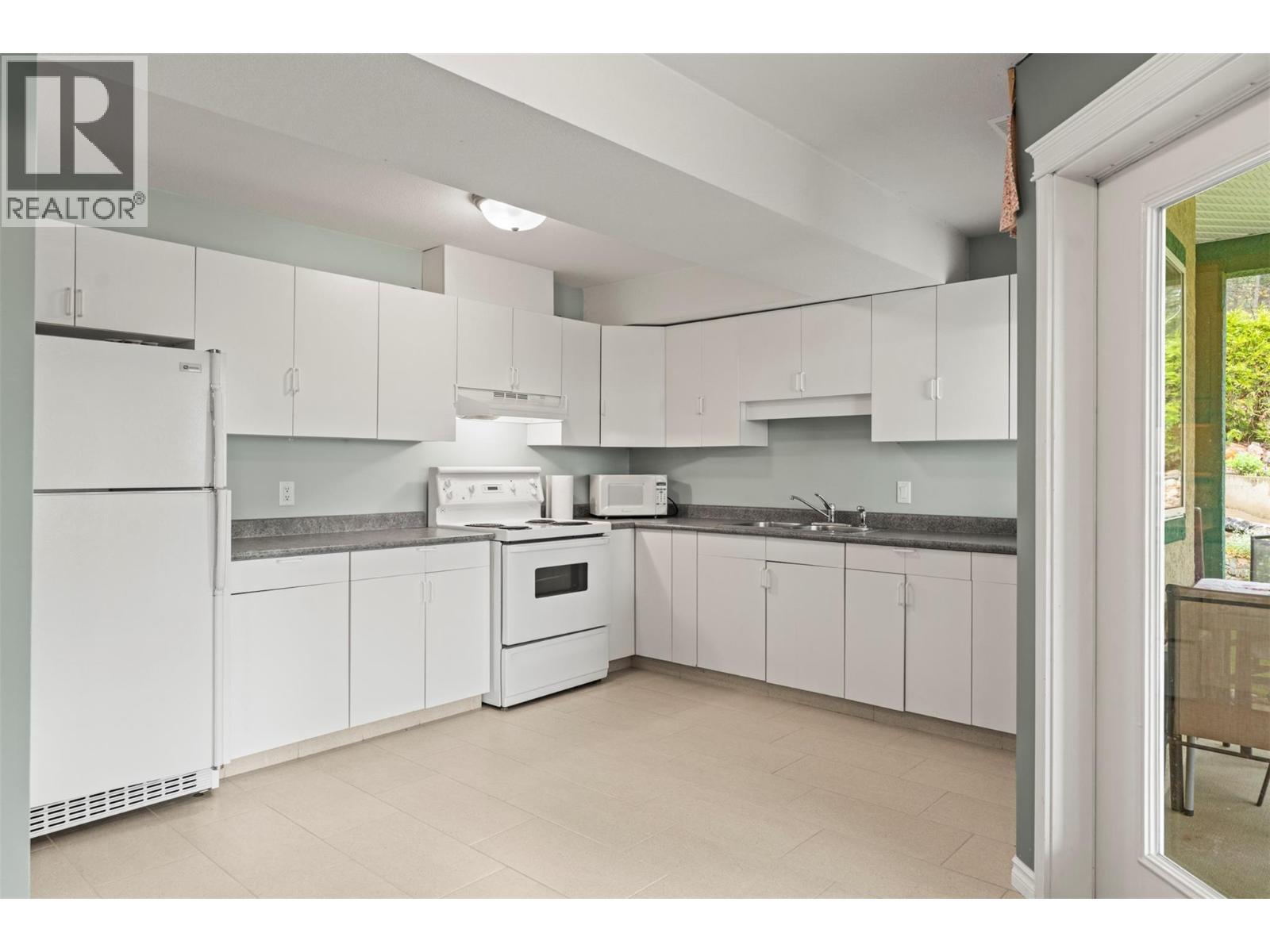 7775 Chew Road, Vernon, British Columbia  V1B 3N6 - Photo 32 - 10364243