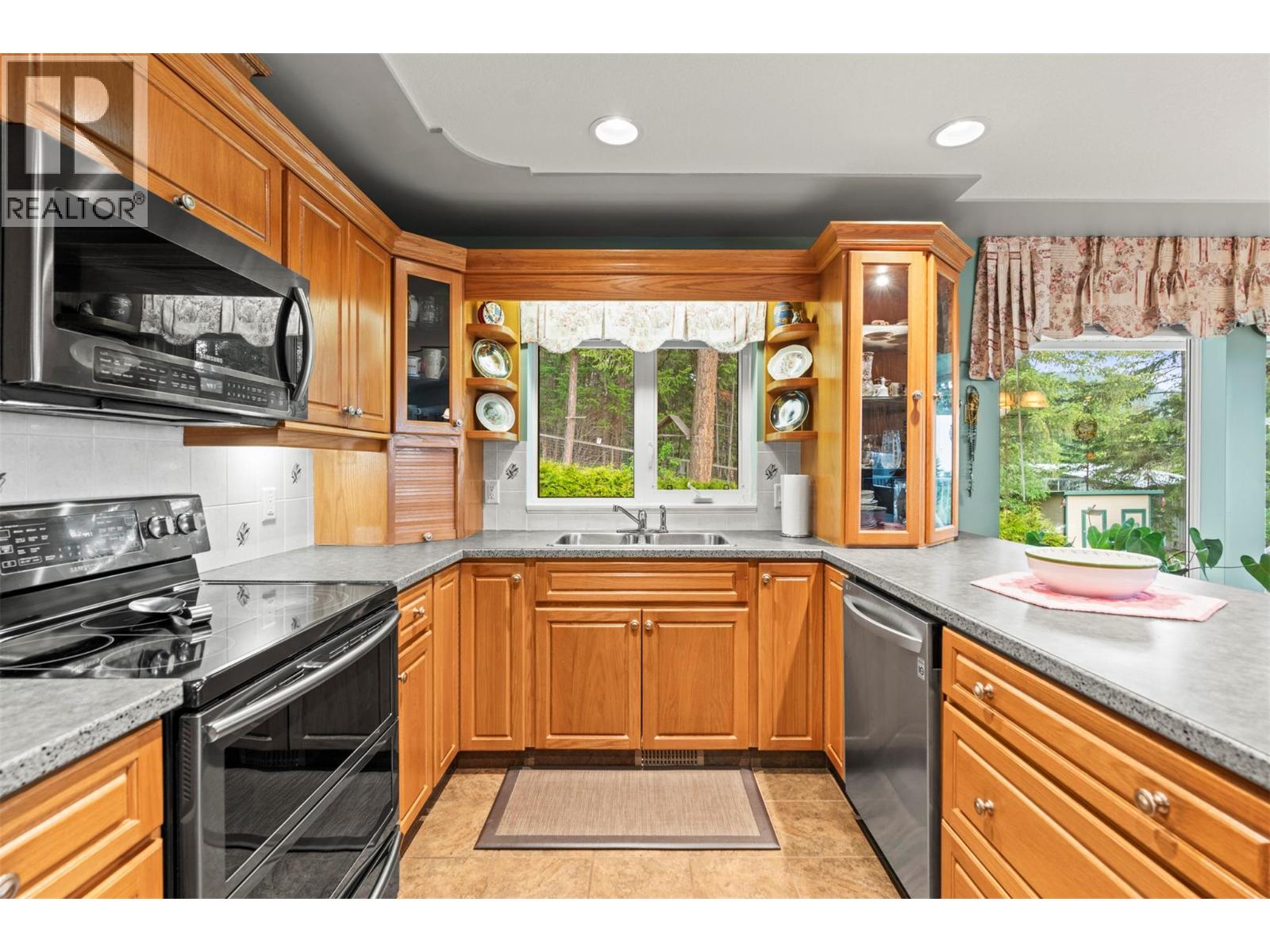 7775 Chew Road, Vernon, British Columbia  V1B 3N6 - Photo 9 - 10364243