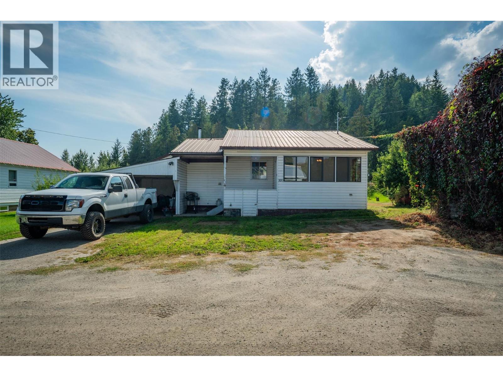 320 River Lane, Kaslo, British Columbia  V0G 1M0 - Photo 2 - 10363786