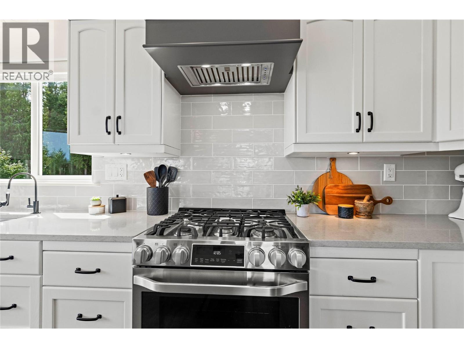 2672 Mckenzie Road, Sorrento, British Columbia  V0E 2W1 - Photo 20 - 10363053