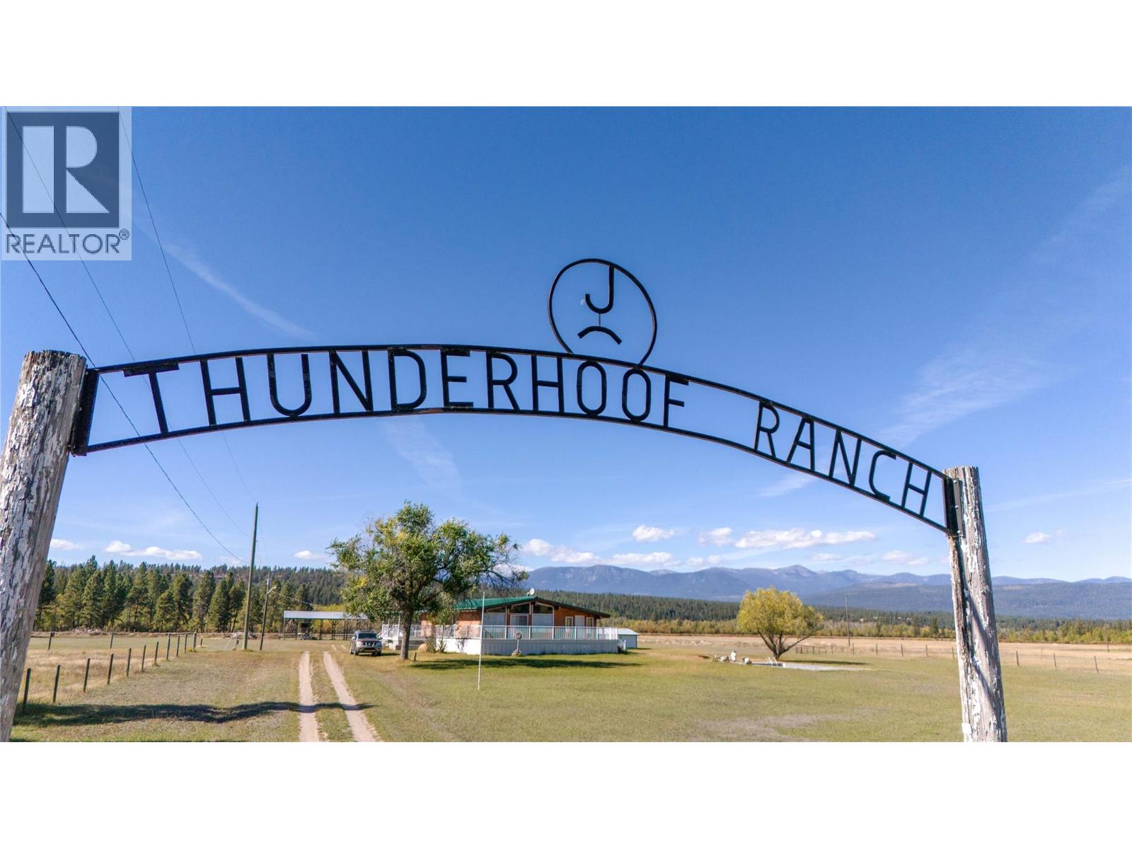 7055 93/95 Highway, Wasa, British Columbia  V0B 2K0 - Photo 1 - 10364005