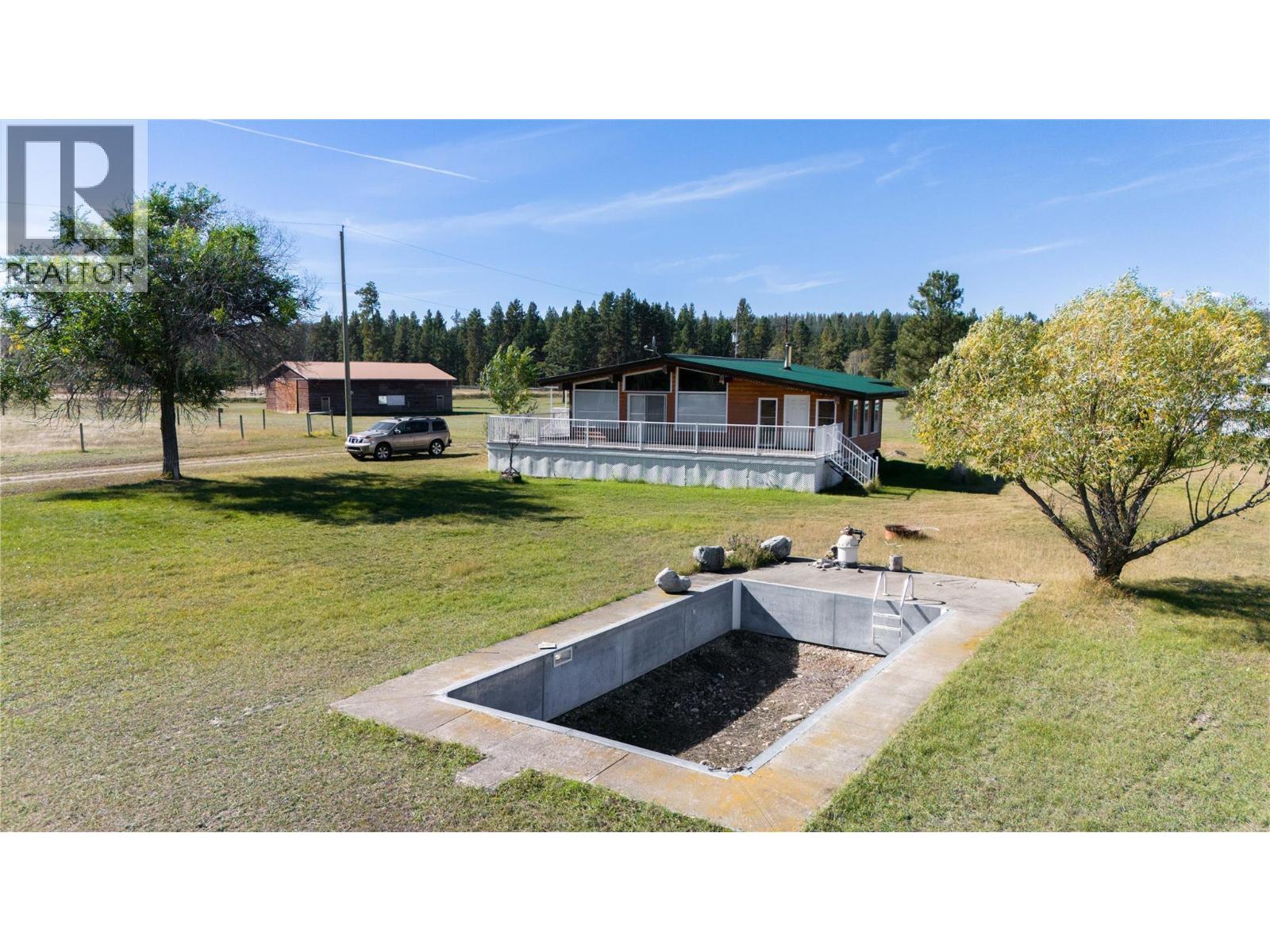 7055 93/95 Highway, Wasa, British Columbia  V0B 2K0 - Photo 41 - 10364005