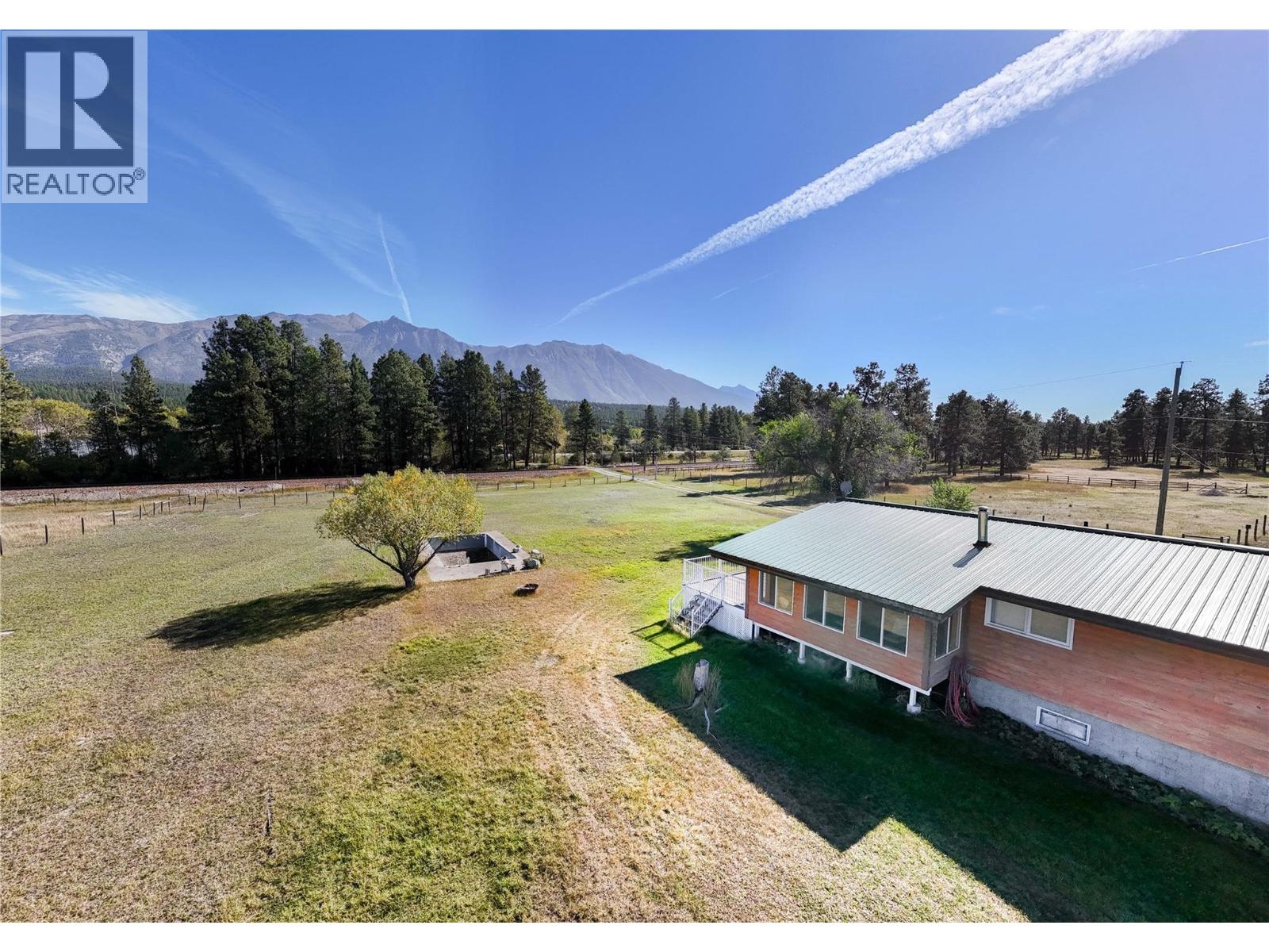 7055 93/95 Highway, Wasa, British Columbia  V0B 2K0 - Photo 47 - 10364005