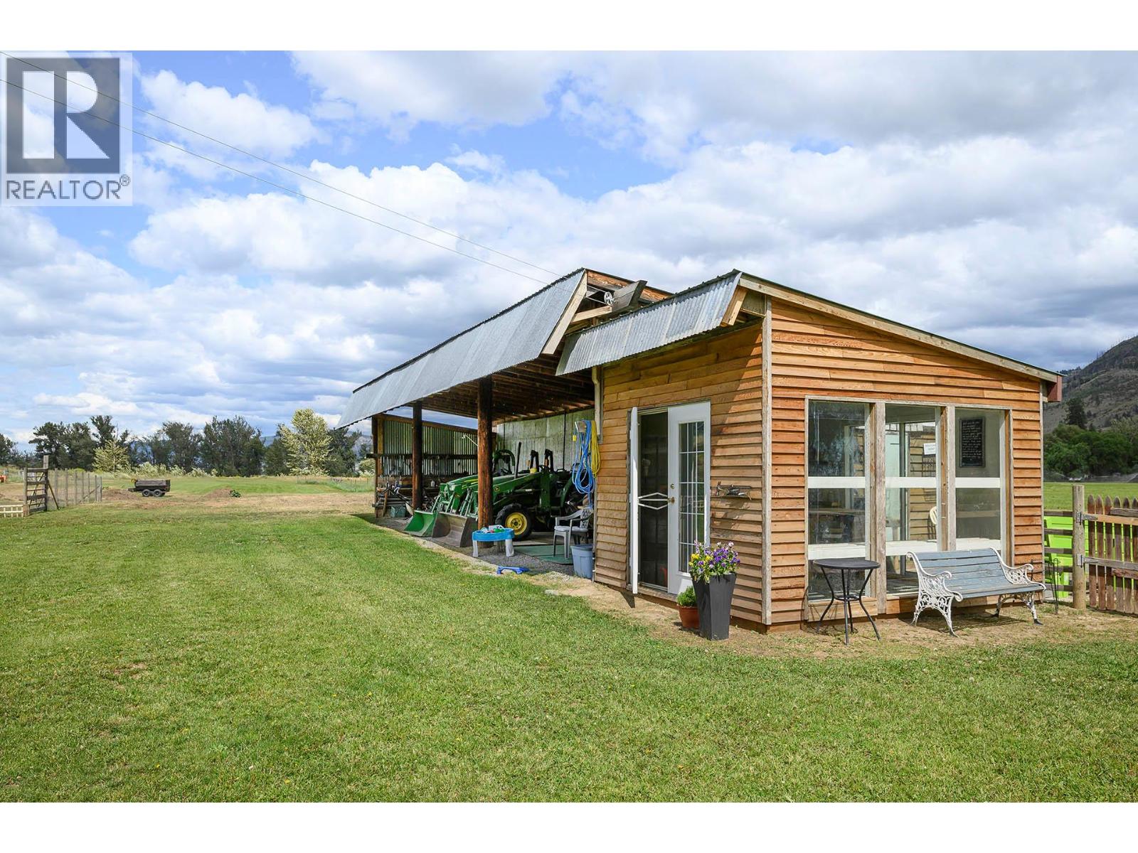 570 Dairy Road, Kamloops, British Columbia  V2B 8N5 - Photo 39 - 10364281