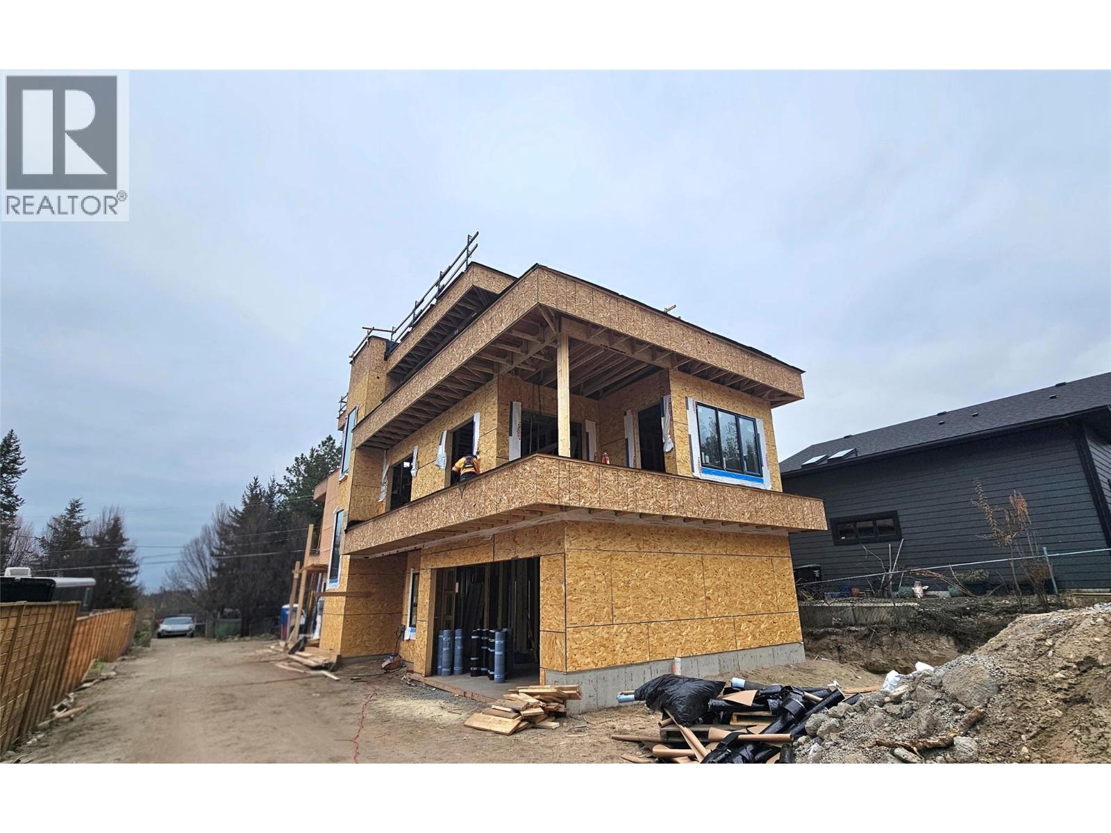 757 Barnaby Road Unit# 1, Kelowna, British Columbia  V1W 4N9 - Photo 4 - 10364178