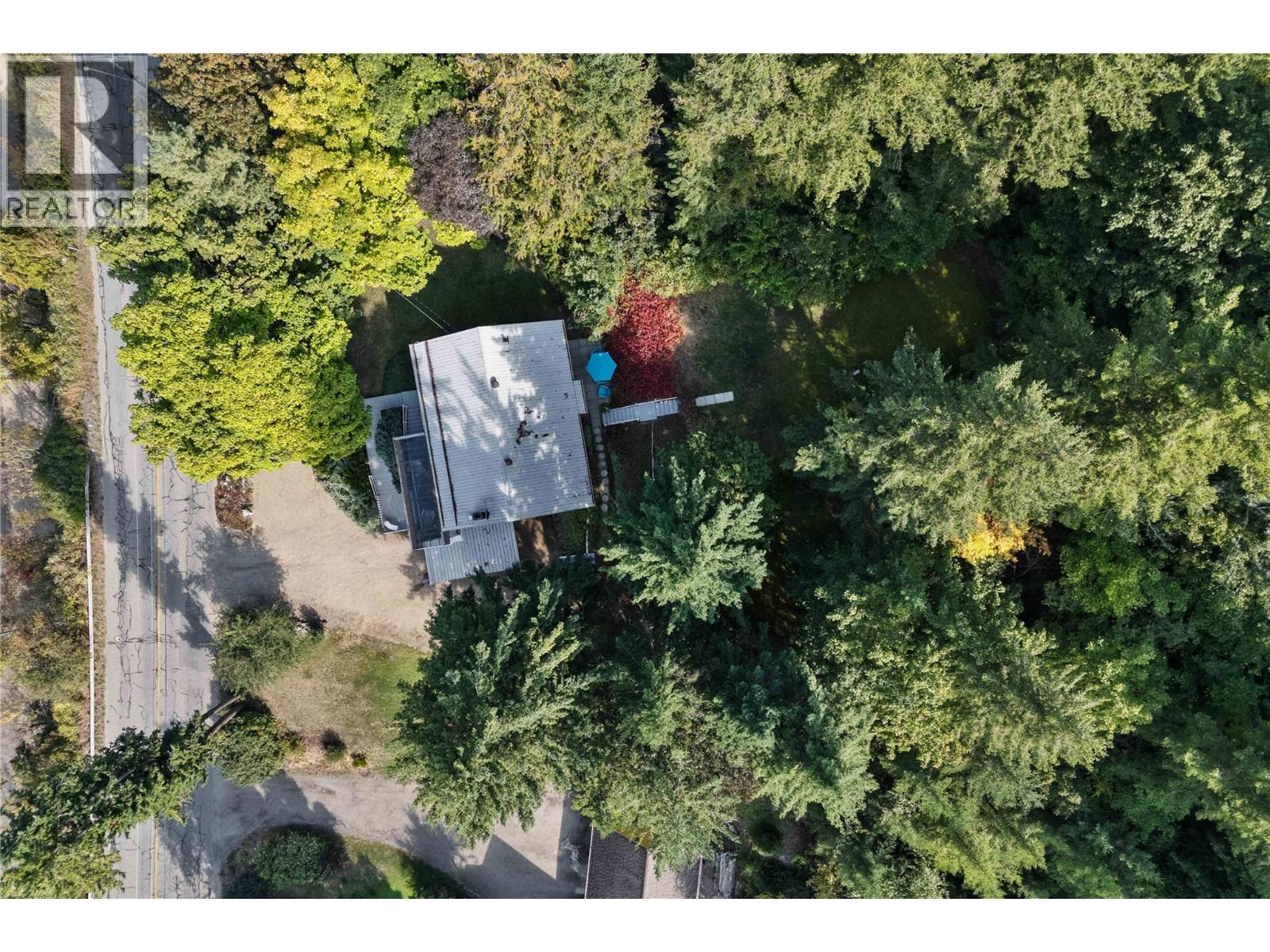 1430 Lakeshore Road Ne, Salmon Arm, British Columbia  V1E 2V7 - Photo 10 - 10364299