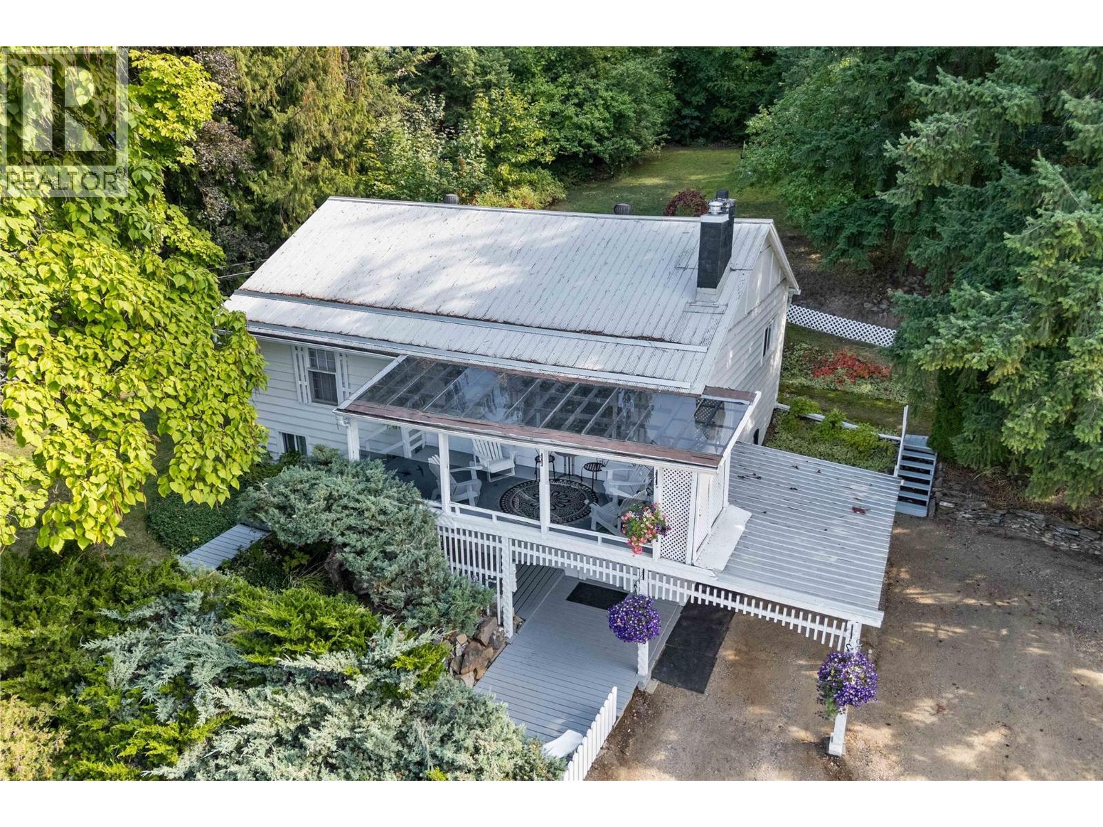 1430 Lakeshore Road Ne, Salmon Arm, British Columbia  V1E 2V7 - Photo 11 - 10364299