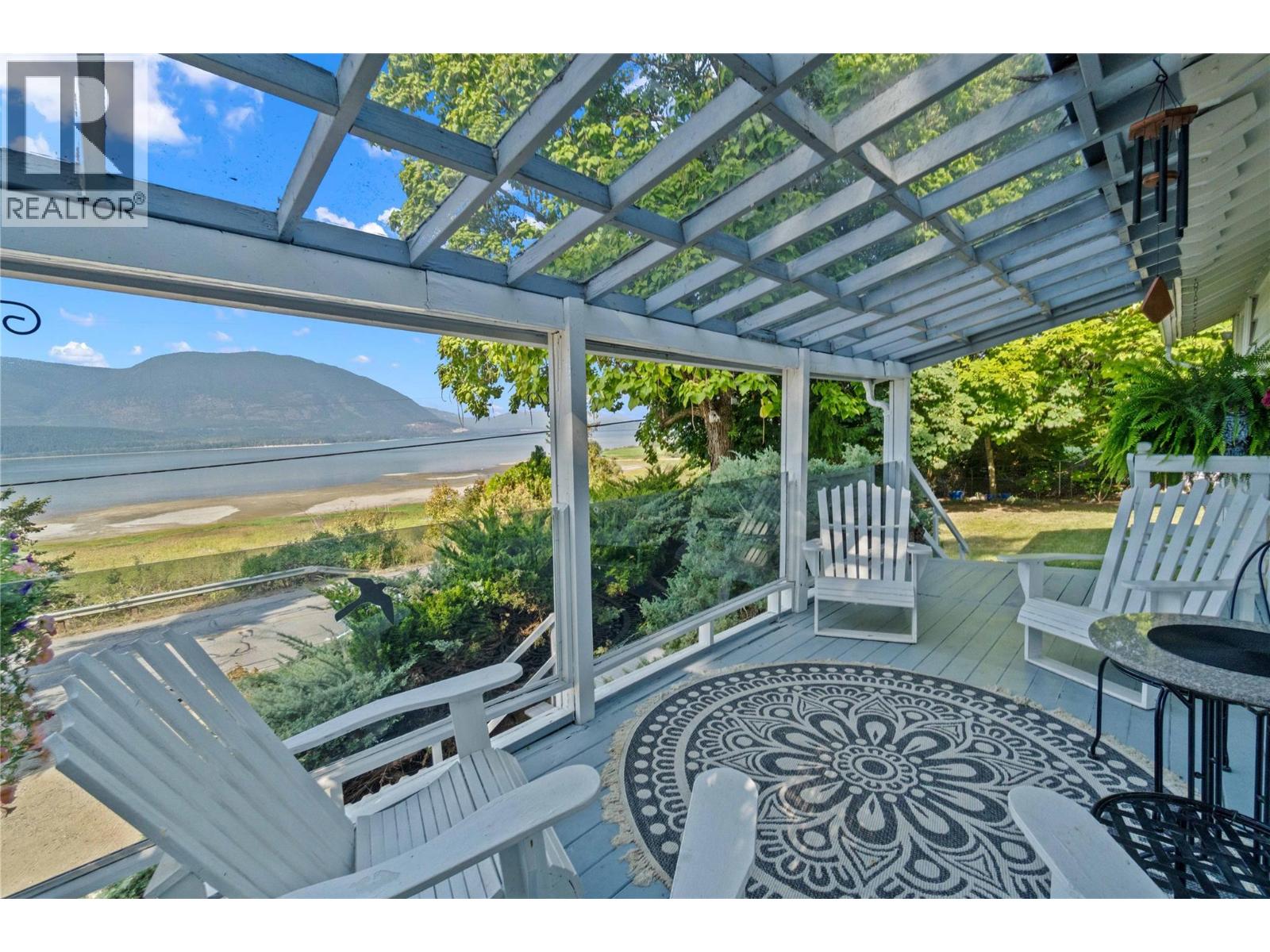 1430 Lakeshore Road Ne, Salmon Arm, British Columbia  V1E 2V7 - Photo 14 - 10364299