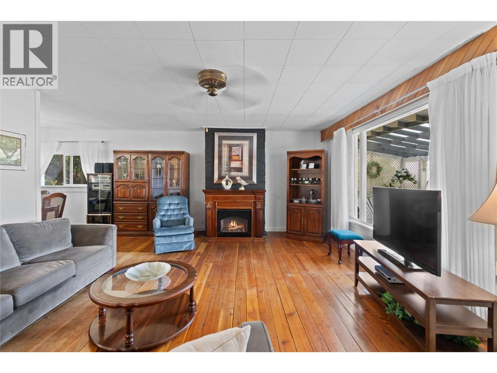 1430 Lakeshore Road Ne, Salmon Arm, British Columbia  V1E 2V7 - Photo 16 - 10364299