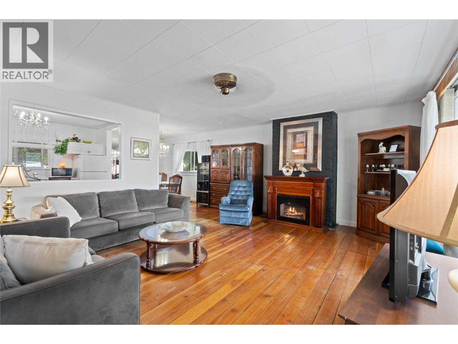 1430 Lakeshore Road Ne, Salmon Arm, British Columbia  V1E 2V7 - Photo 17 - 10364299