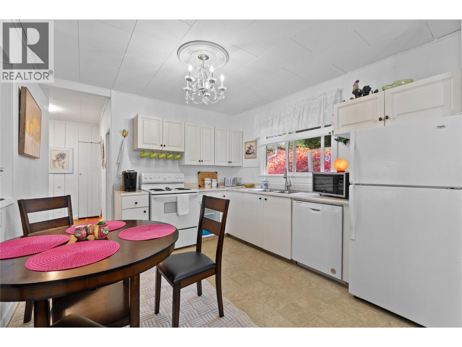 1430 Lakeshore Road Ne, Salmon Arm, British Columbia  V1E 2V7 - Photo 23 - 10364299