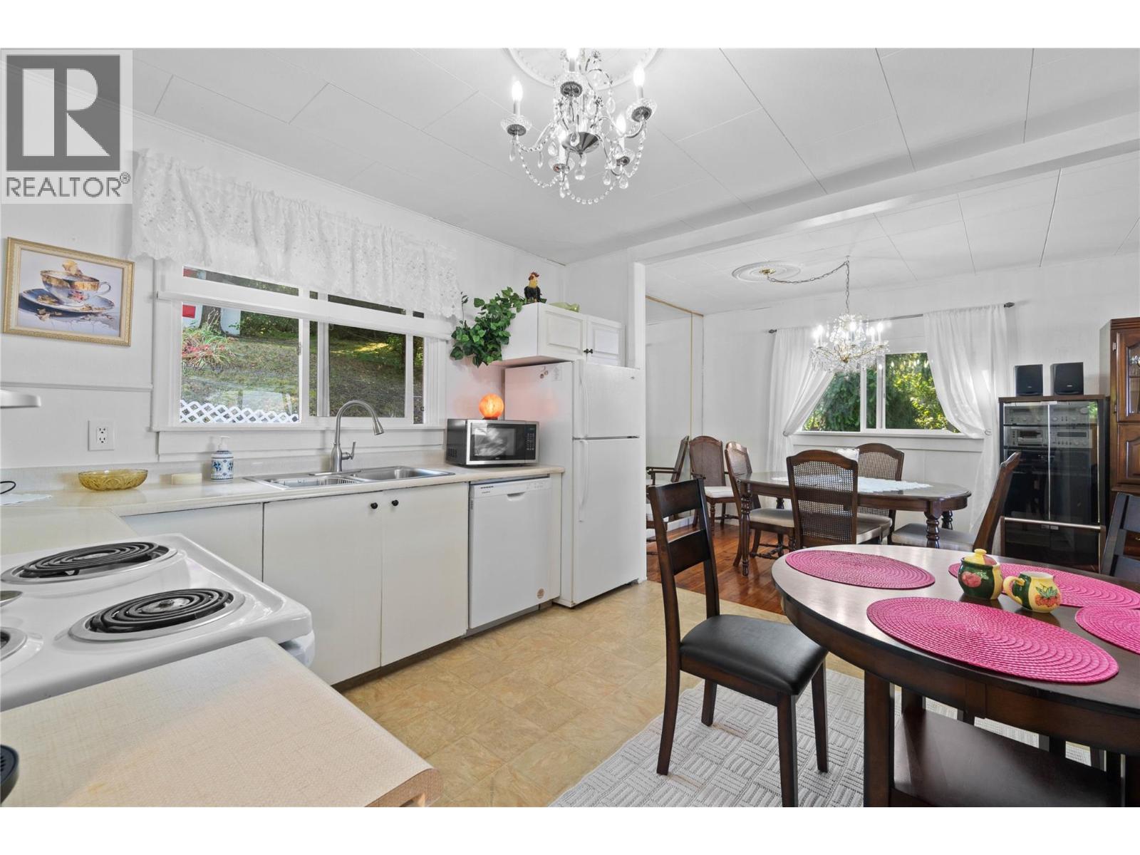 1430 Lakeshore Road Ne, Salmon Arm, British Columbia  V1E 2V7 - Photo 27 - 10364299