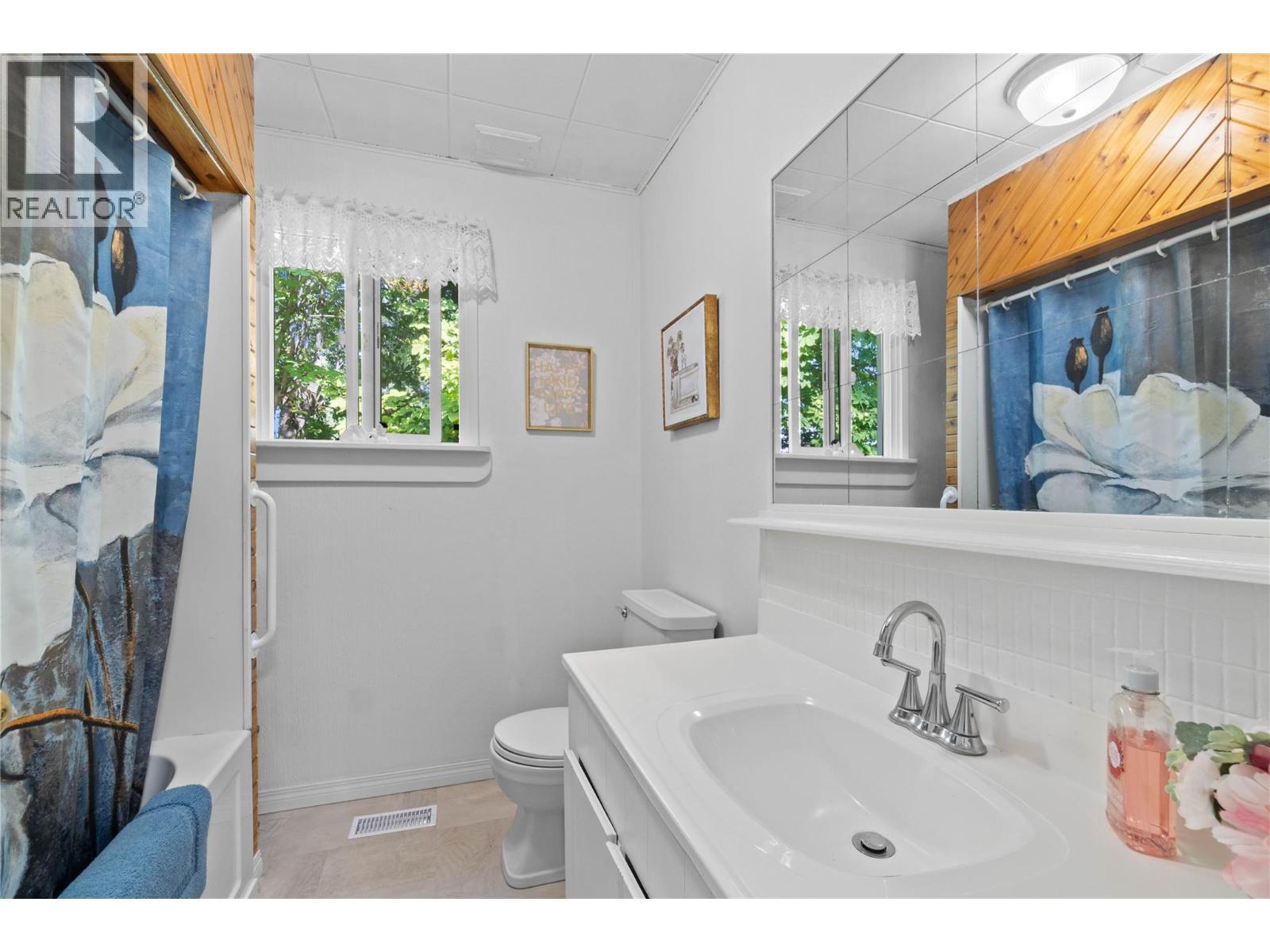 1430 Lakeshore Road Ne, Salmon Arm, British Columbia  V1E 2V7 - Photo 32 - 10364299