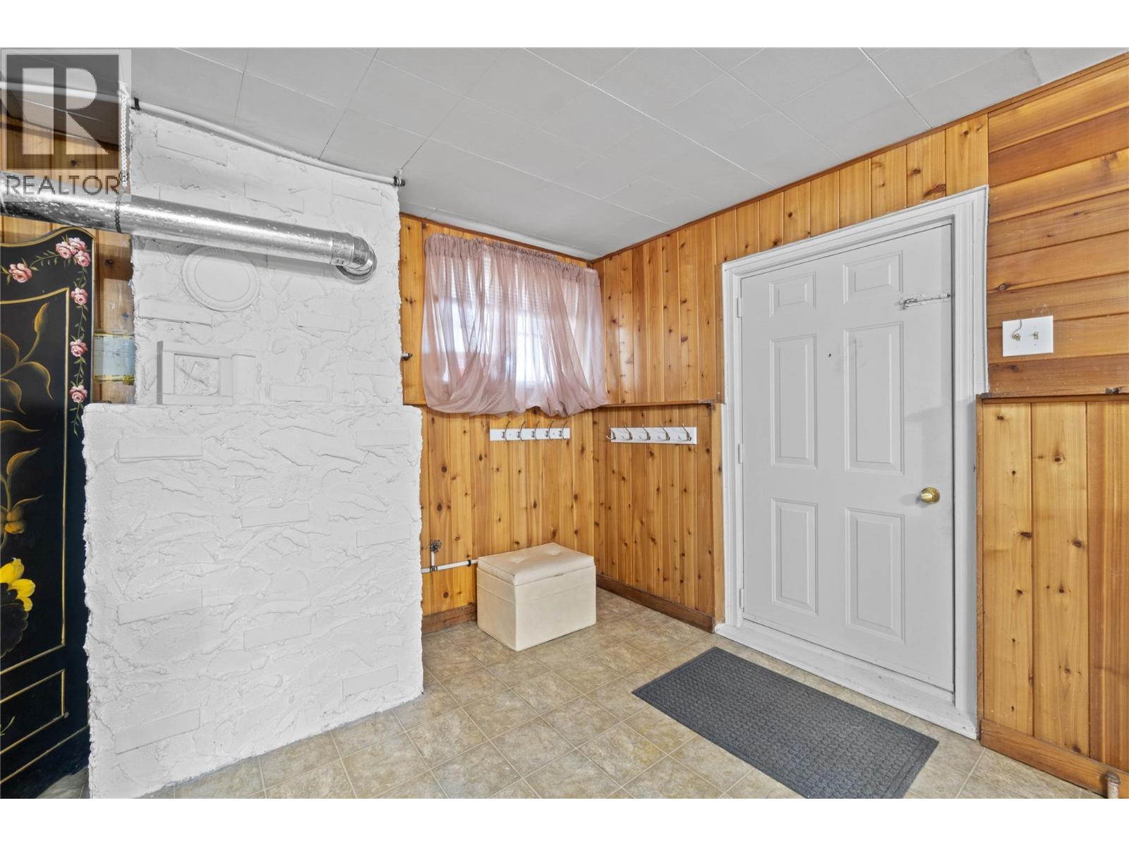 1430 Lakeshore Road Ne, Salmon Arm, British Columbia  V1E 2V7 - Photo 38 - 10364299