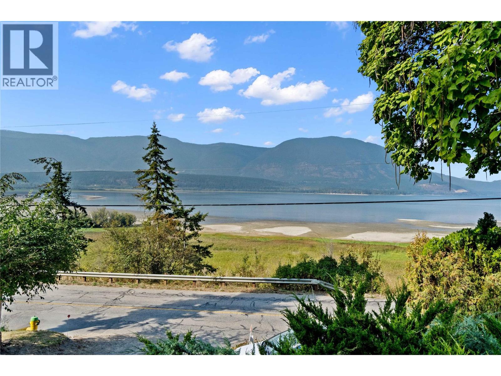 1430 Lakeshore Road Ne, Salmon Arm, British Columbia  V1E 2V7 - Photo 4 - 10364299