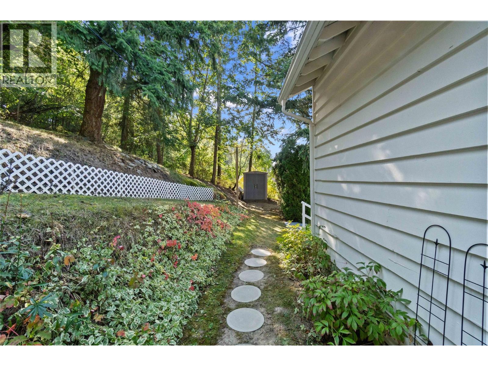 1430 Lakeshore Road Ne, Salmon Arm, British Columbia  V1E 2V7 - Photo 61 - 10364299