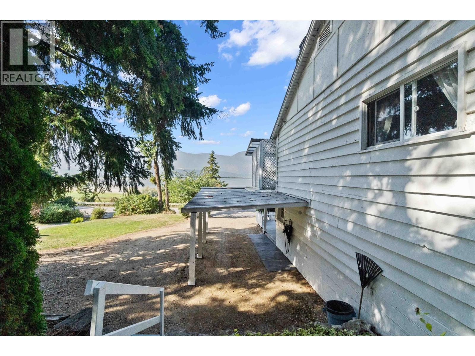 1430 Lakeshore Road Ne, Salmon Arm, British Columbia  V1E 2V7 - Photo 76 - 10364299
