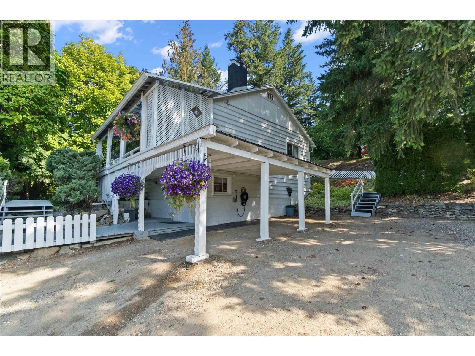 1430 Lakeshore Road Ne, Salmon Arm, British Columbia  V1E 2V7 - Photo 77 - 10364299