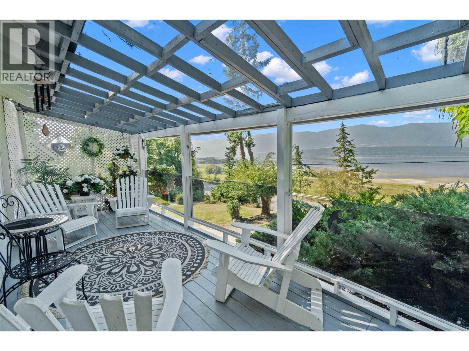 1430 Lakeshore Road Ne, Salmon Arm, British Columbia  V1E 2V7 - Photo 8 - 10364299