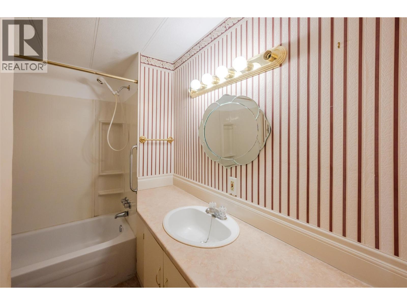 98 Okanagan Avenue E Unit# 97, Penticton, British Columbia  V2A 3J5 - Photo 18 - 10364294