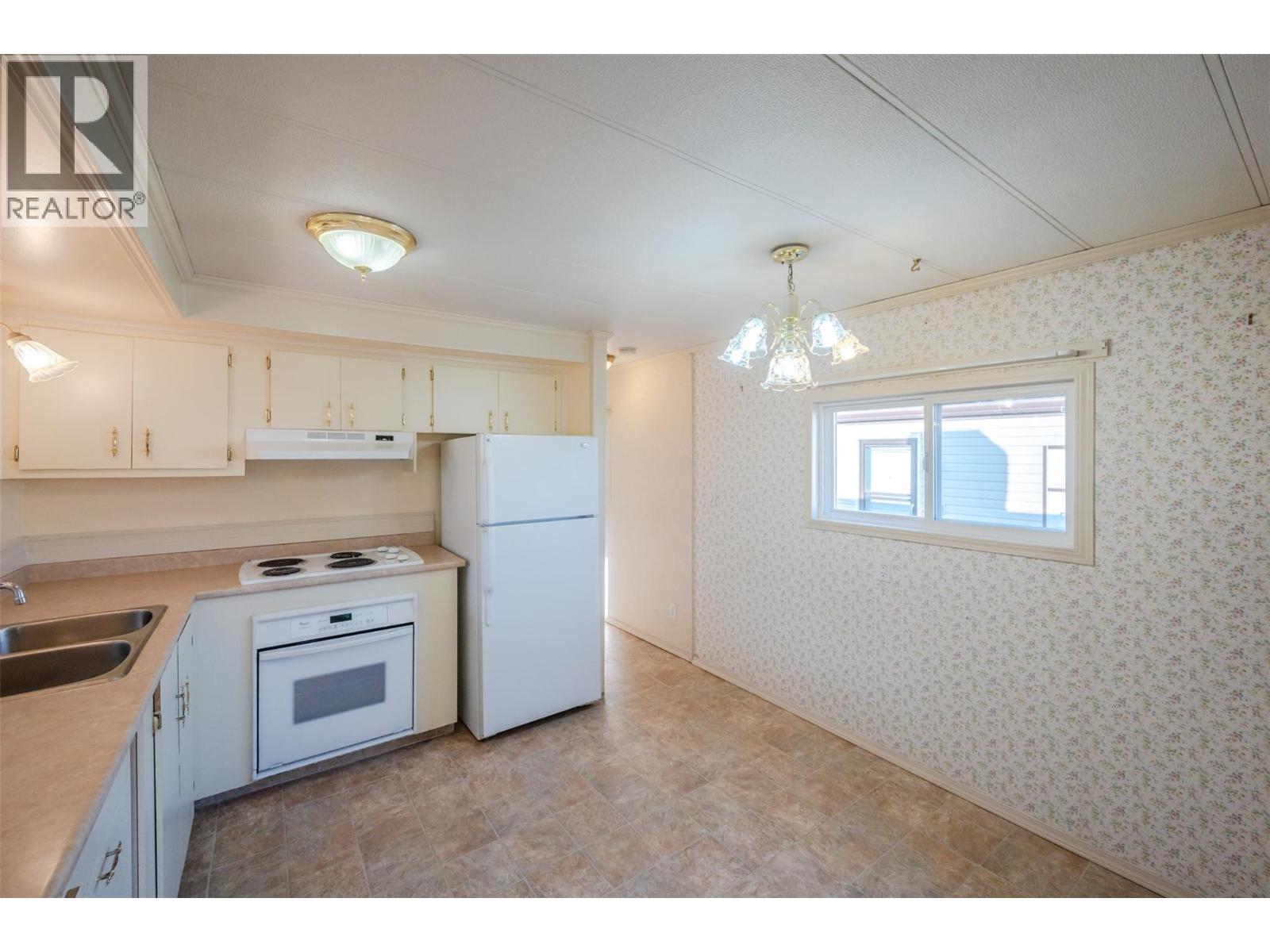 98 Okanagan Avenue E Unit# 97, Penticton, British Columbia  V2A 3J5 - Photo 8 - 10364294
