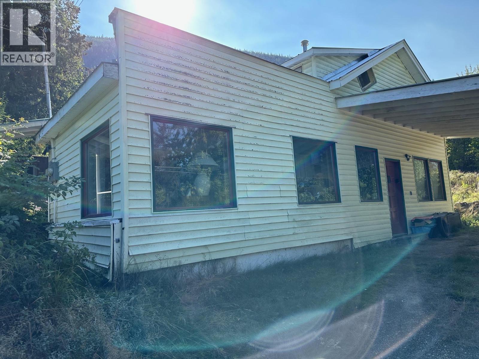 1595 Granite Road, Nelson, British Columbia  V1L 6T7 - Photo 2 - 10364286