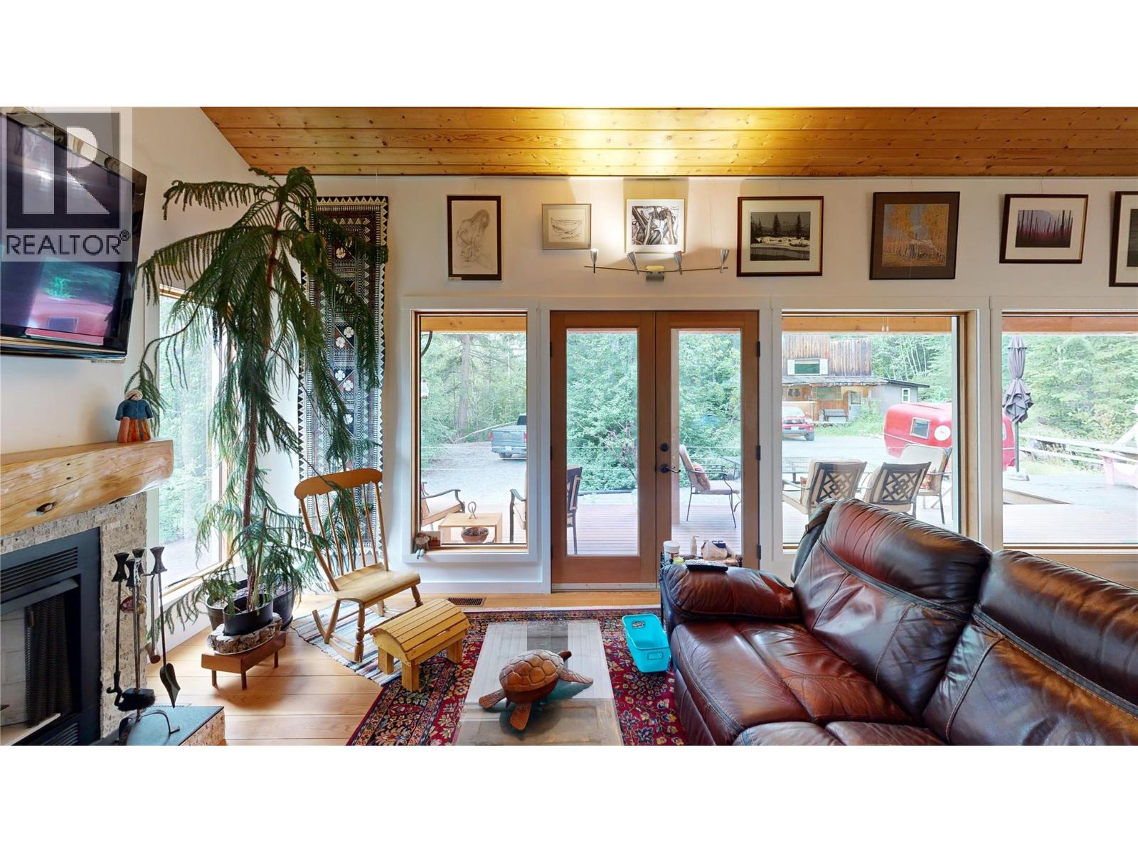 1427 Hartley Road, Golden, British Columbia  V0A 1H1 - Photo 11 - 10363925