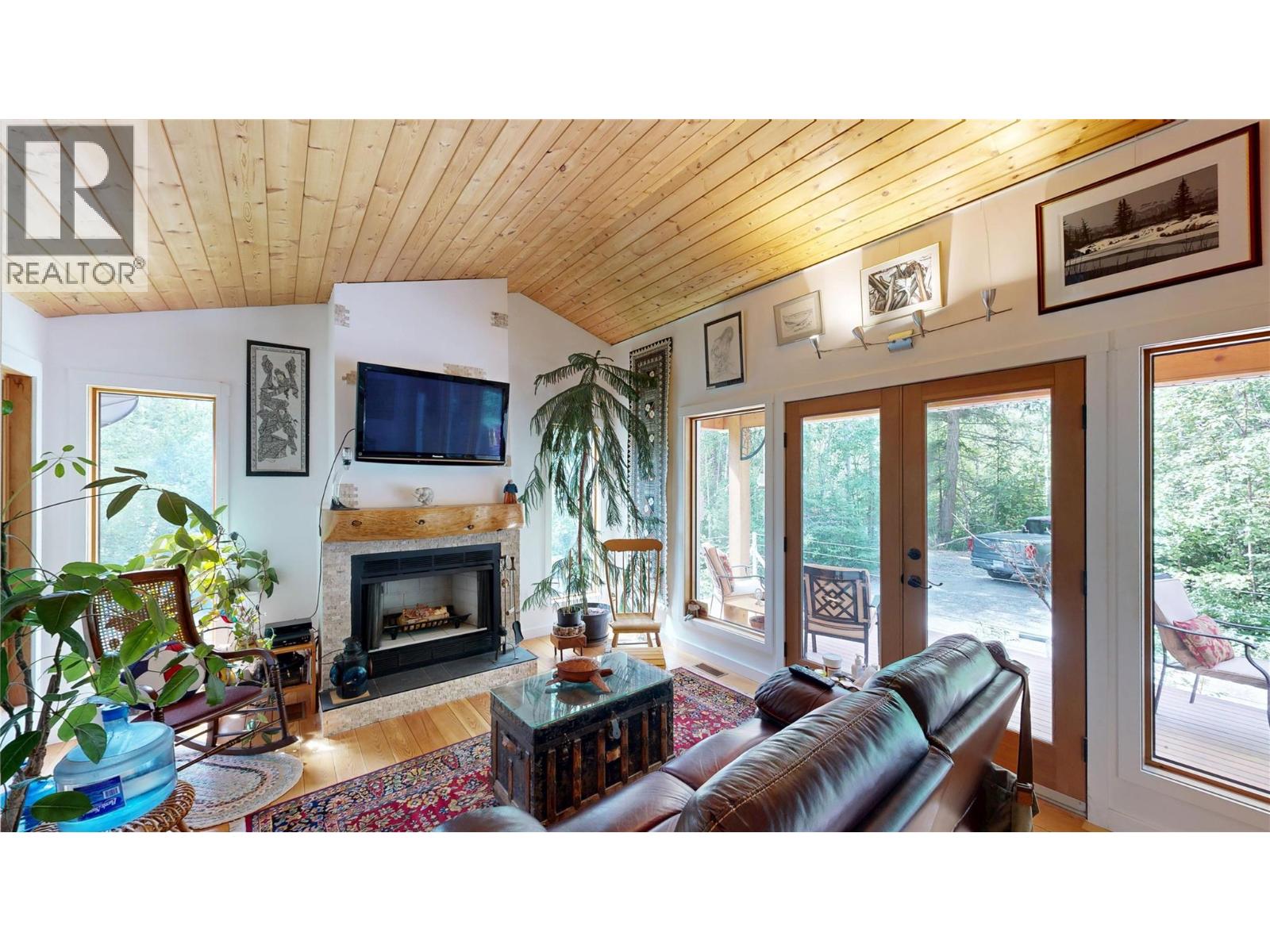 1427 Hartley Road, Golden, British Columbia  V0A 1H1 - Photo 12 - 10363925