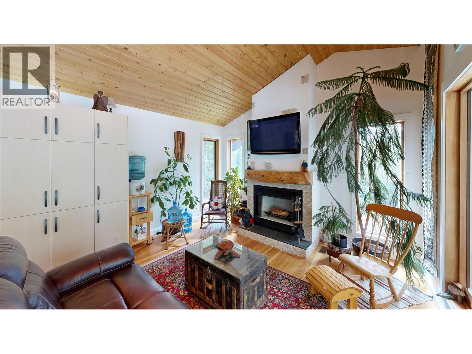 1427 Hartley Road, Golden, British Columbia  V0A 1H1 - Photo 13 - 10363925