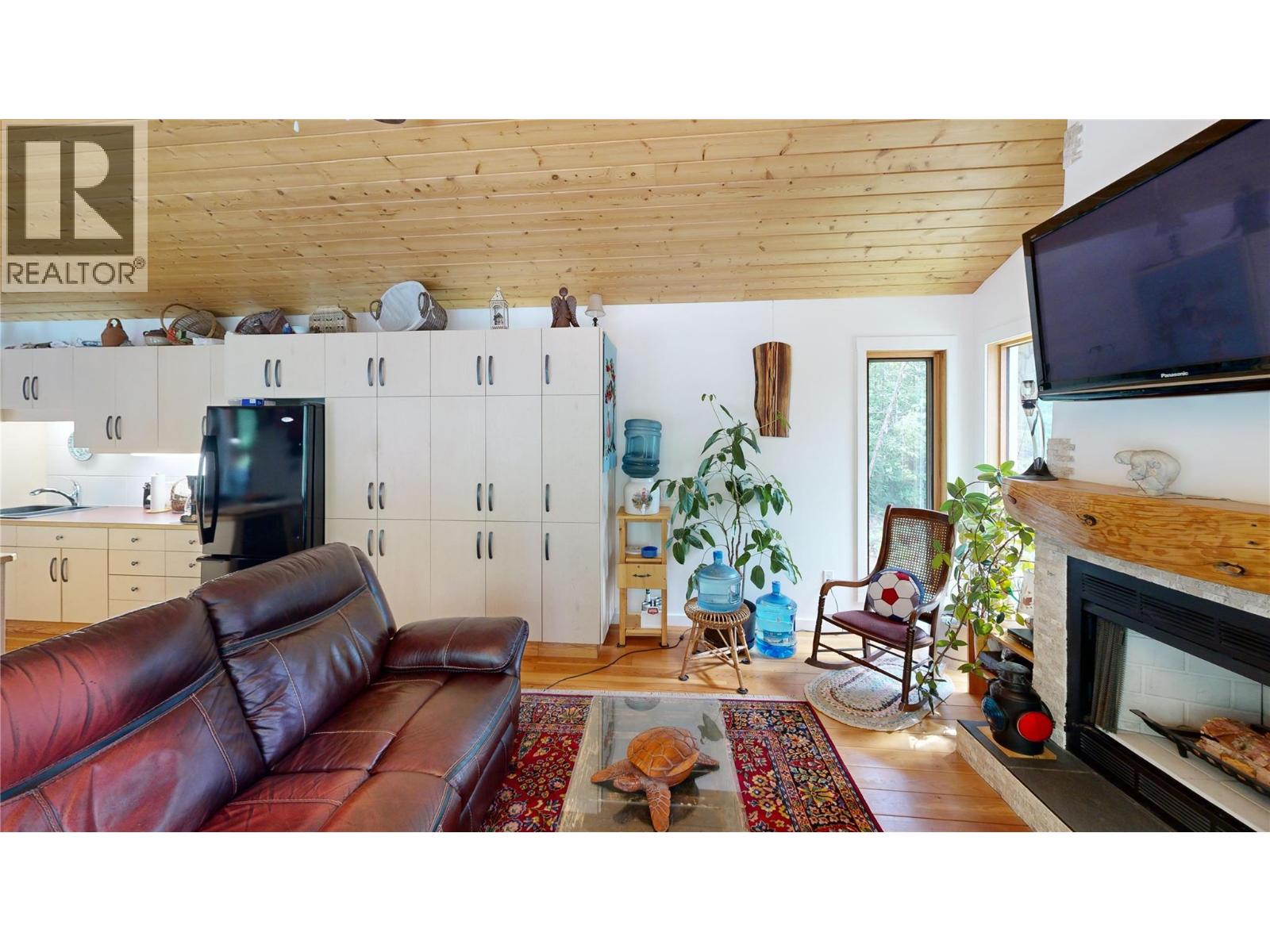 1427 Hartley Road, Golden, British Columbia  V0A 1H1 - Photo 14 - 10363925