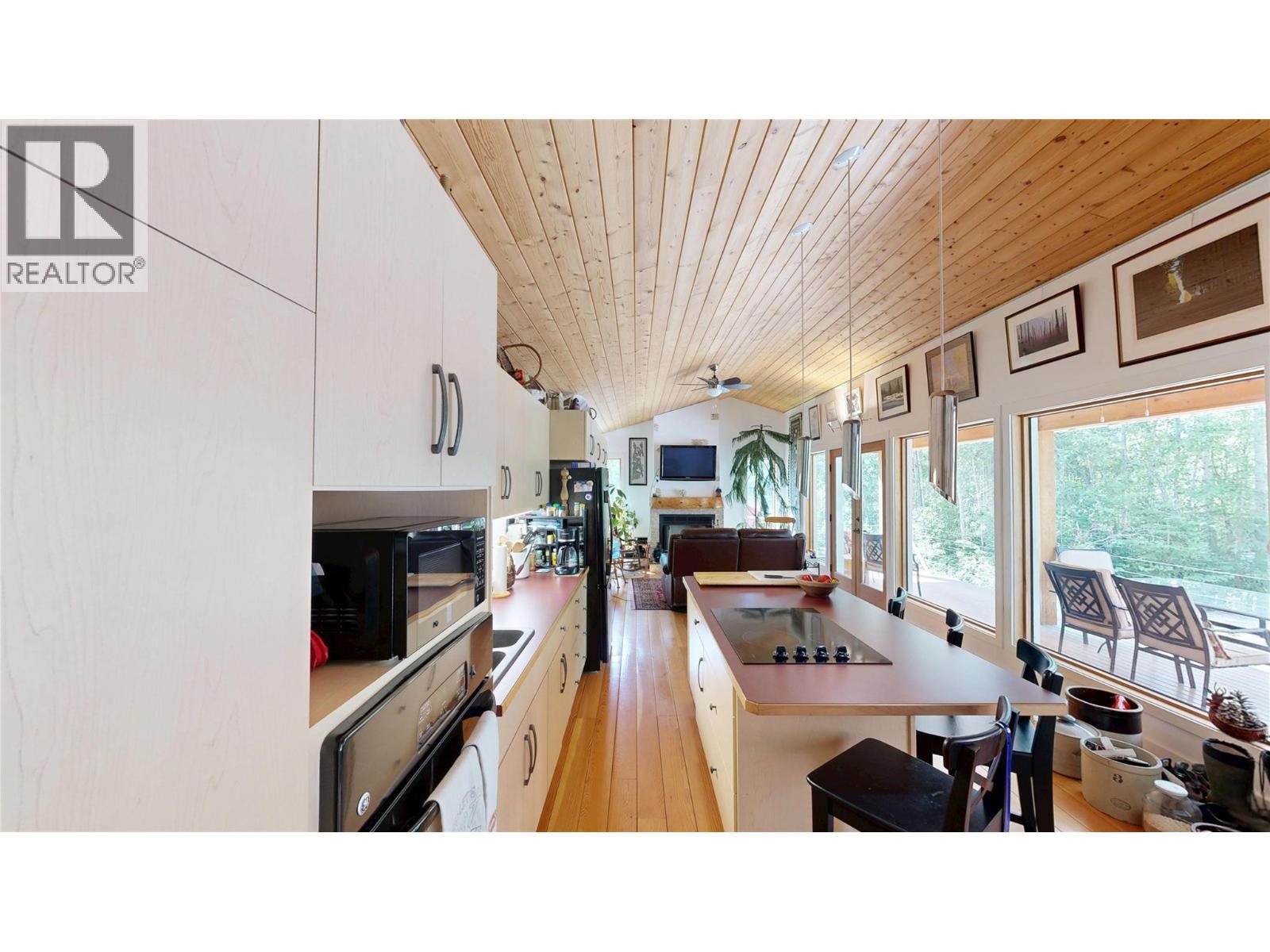 1427 Hartley Road, Golden, British Columbia  V0A 1H1 - Photo 18 - 10363925