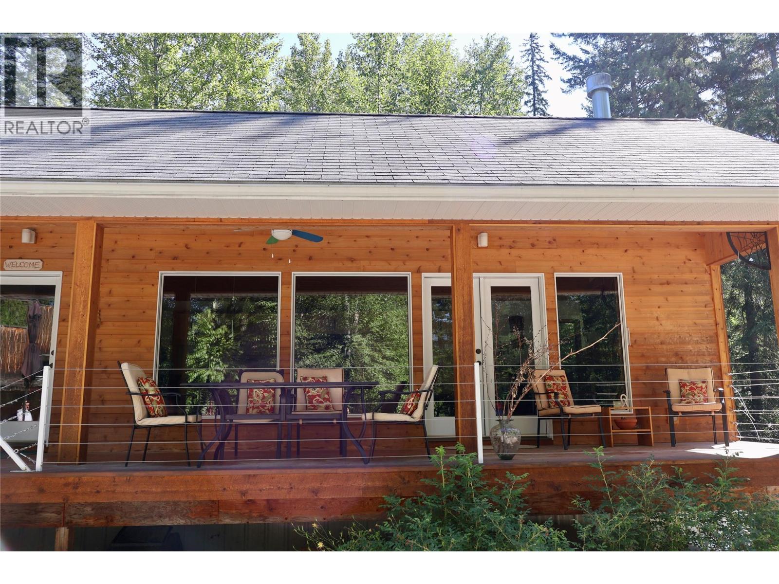 1427 Hartley Road, Golden, British Columbia  V0A 1H1 - Photo 8 - 10363925