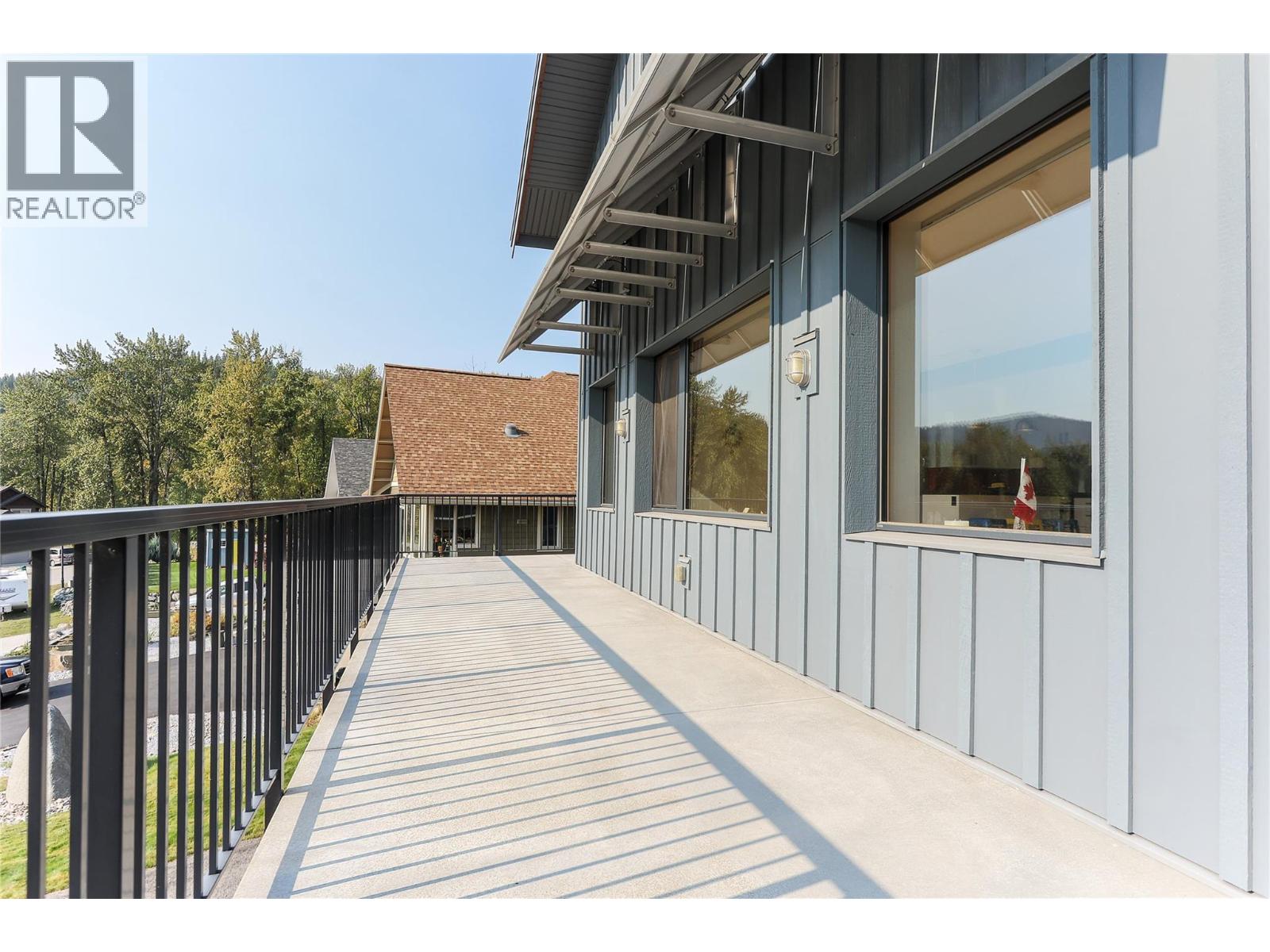 1006 Silvertip Road, Rossland, British Columbia  V0G 1Y0 - Photo 11 - 10363923