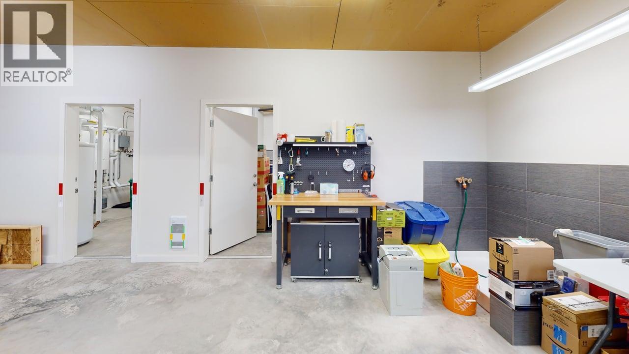 1006 Silvertip Road, Rossland, British Columbia  V0G 1Y0 - Photo 19 - 10363923